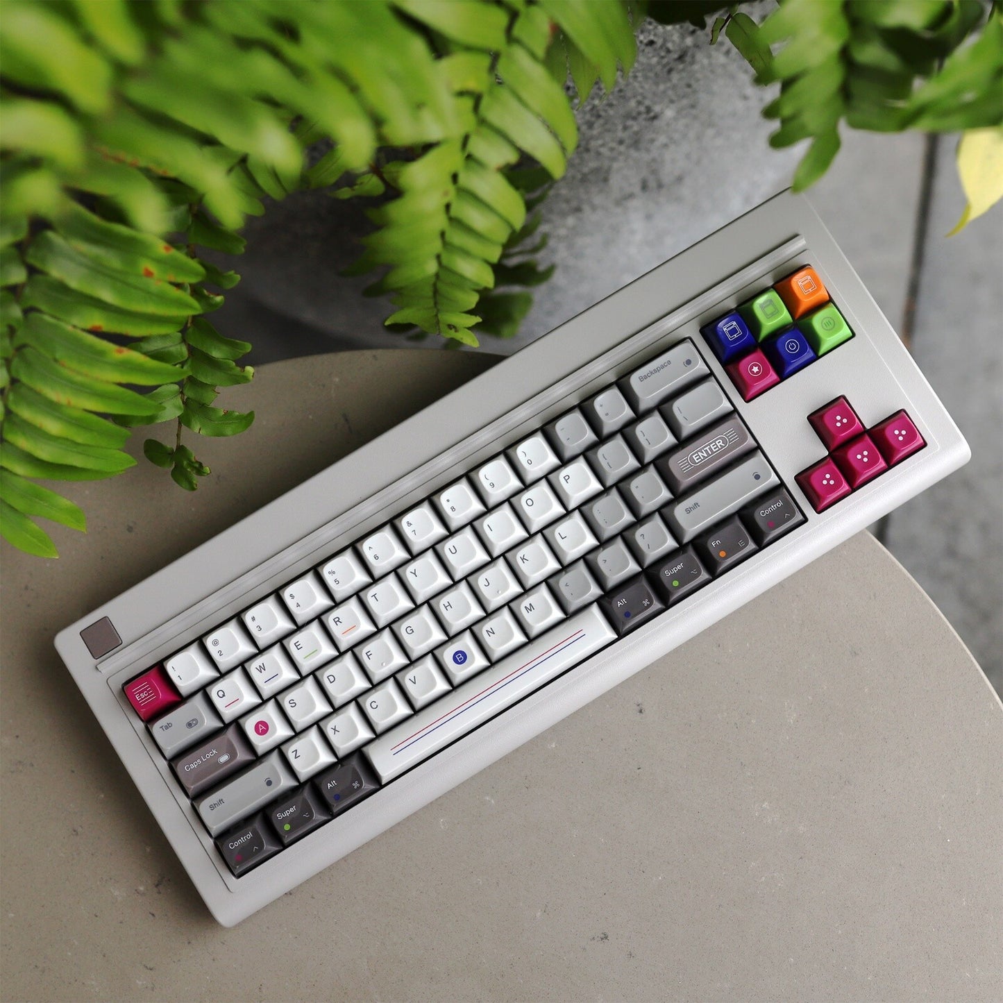 80Retros XT1981 70% Vintage Pre-built Mechanical Keyboard (Ex-Demo