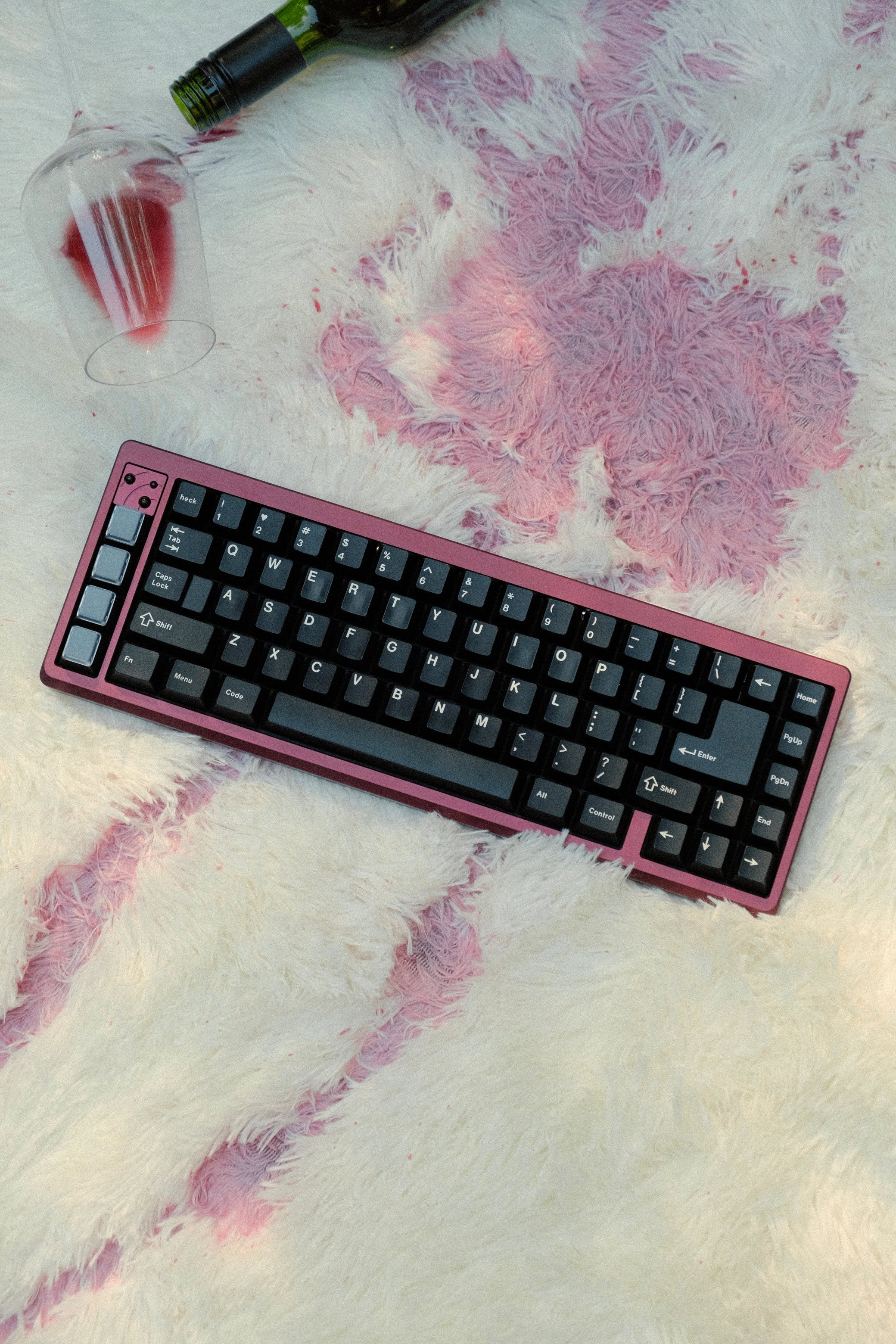 オーストラリアの組み立て済みおよびカスタムのメカニカルキーボード