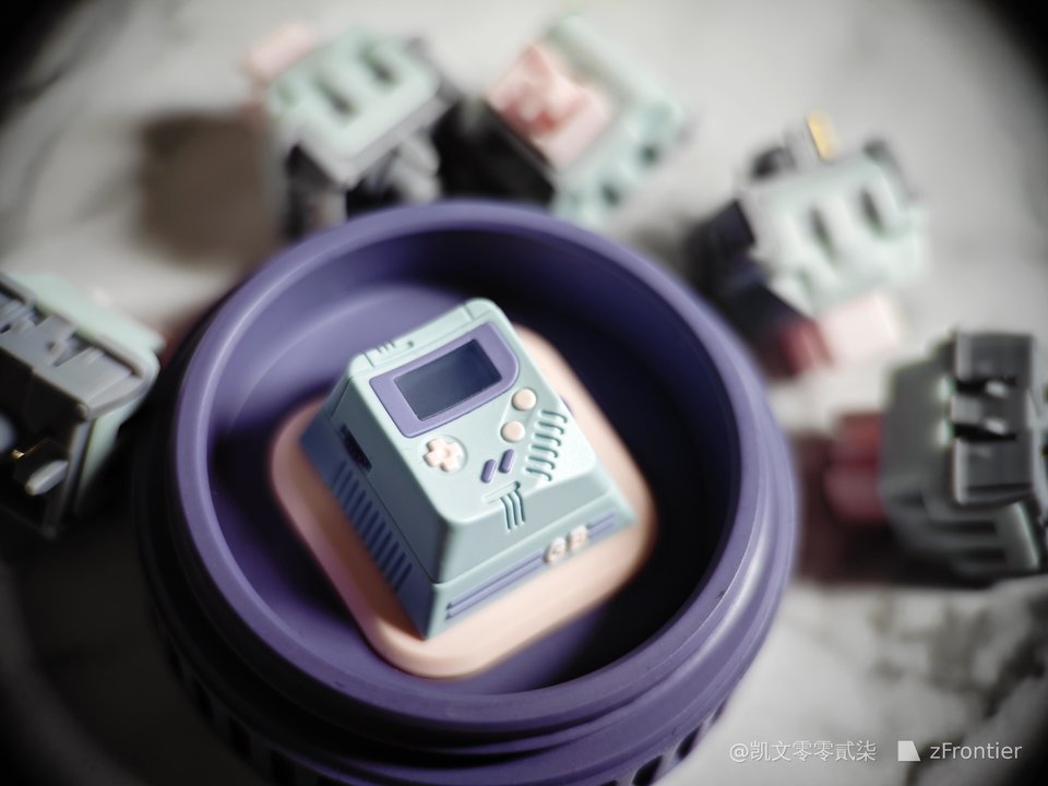 ZMKC - Keyboard Switches - ZMKC x XCJZ Pocket Game Console Artisan Keycap - LUCY Edition - Keebz N Cables