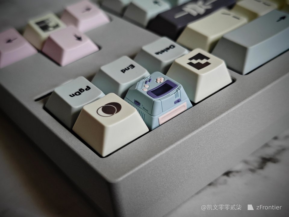 ZMKC - Keyboard Switches - ZMKC x XCJZ Pocket Game Console Artisan Keycap - LUCY Edition - Keebz N Cables