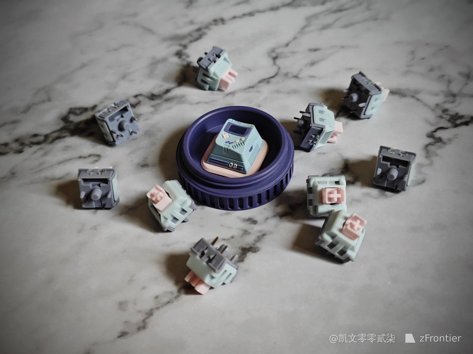 ZMKC - Keyboard Switches - ZMKC x XCJZ Pocket Game Console Artisan Keycap - LUCY Edition - Keebz N Cables