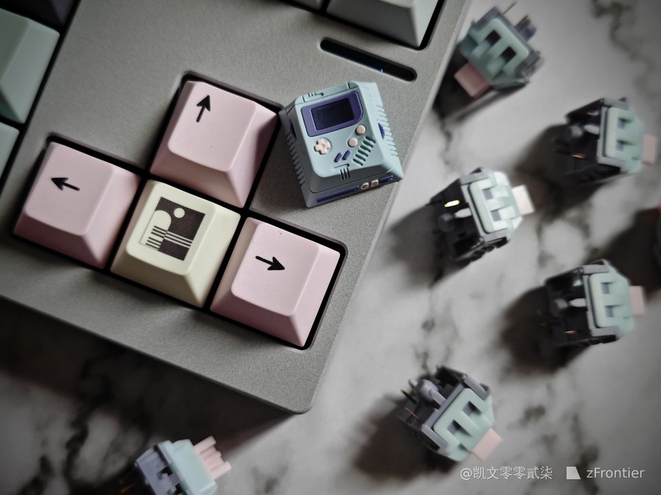 ZMKC - Keyboard Switches - ZMKC x XCJZ Pocket Game Console Artisan Keycap - LUCY Edition - Keebz N Cables