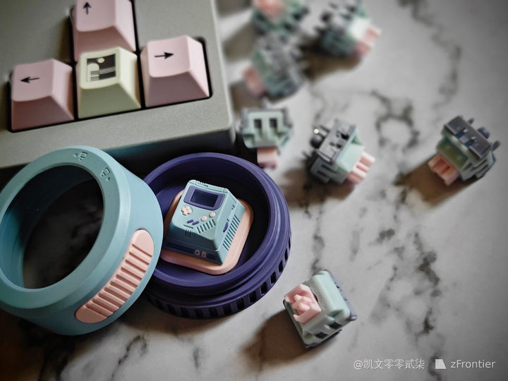 ZMKC - Keyboard Switches - ZMKC x XCJZ Pocket Game Console Artisan Keycap - LUCY Edition - Keebz N Cables