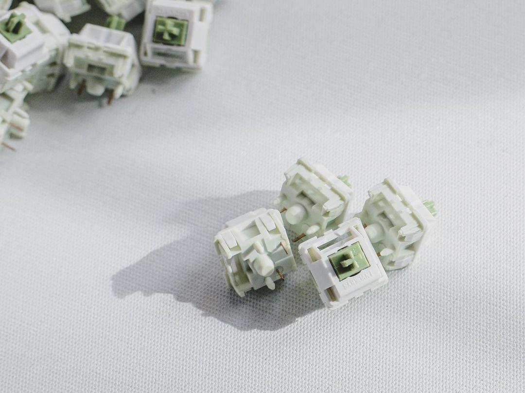 Invokeys Matcha Latte V2 Linear Switches (Hand Lubed) - Keebz N CablesKeyboard Switches