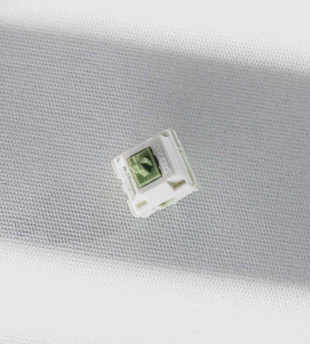 Invokeys Matcha Latte V2 Linear Switches (Hand Lubed) - Keebz N CablesKeyboard Switches